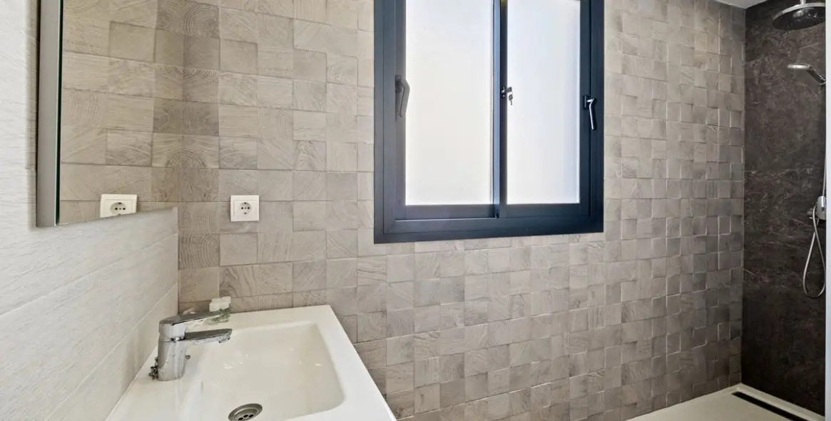 Sale of detached villa in El Faro 9