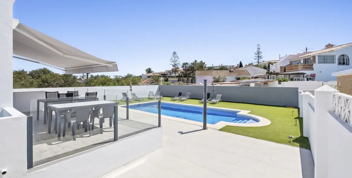 Sale of detached villa in El Faro 20