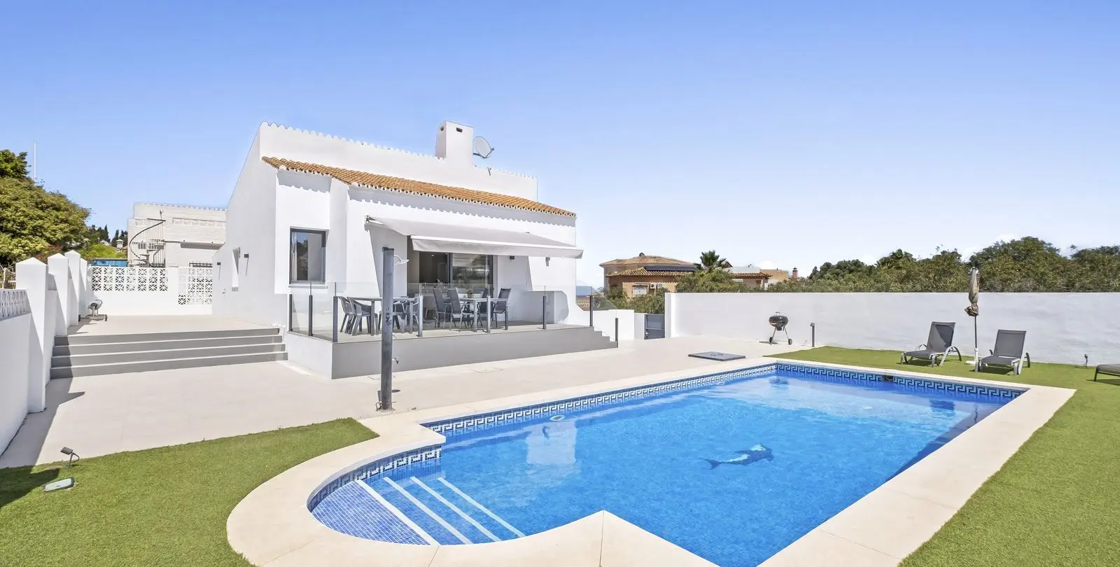 Sale of detached villa in El Faro 2