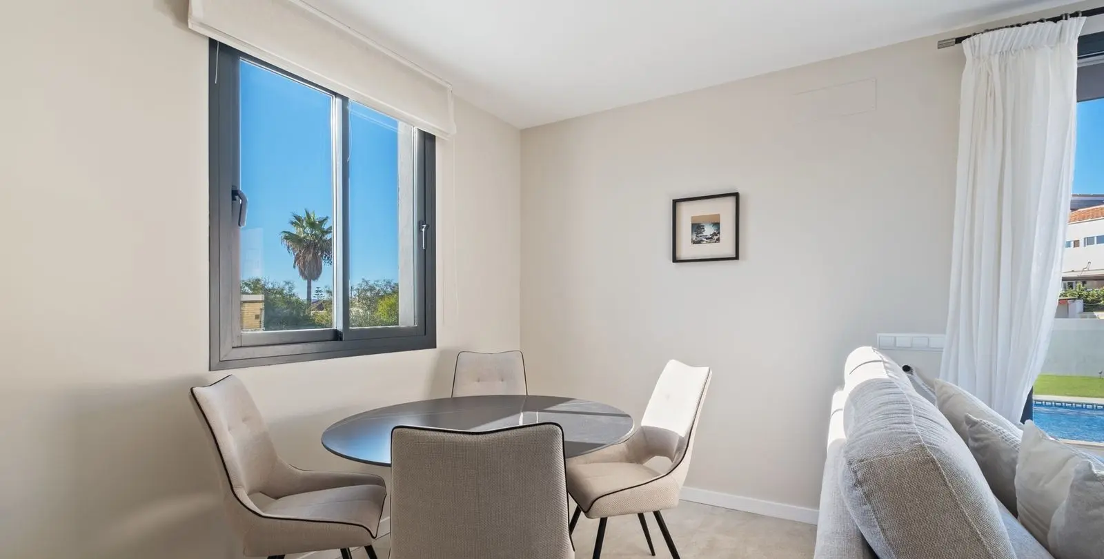 Sale of detached villa in El Faro 8