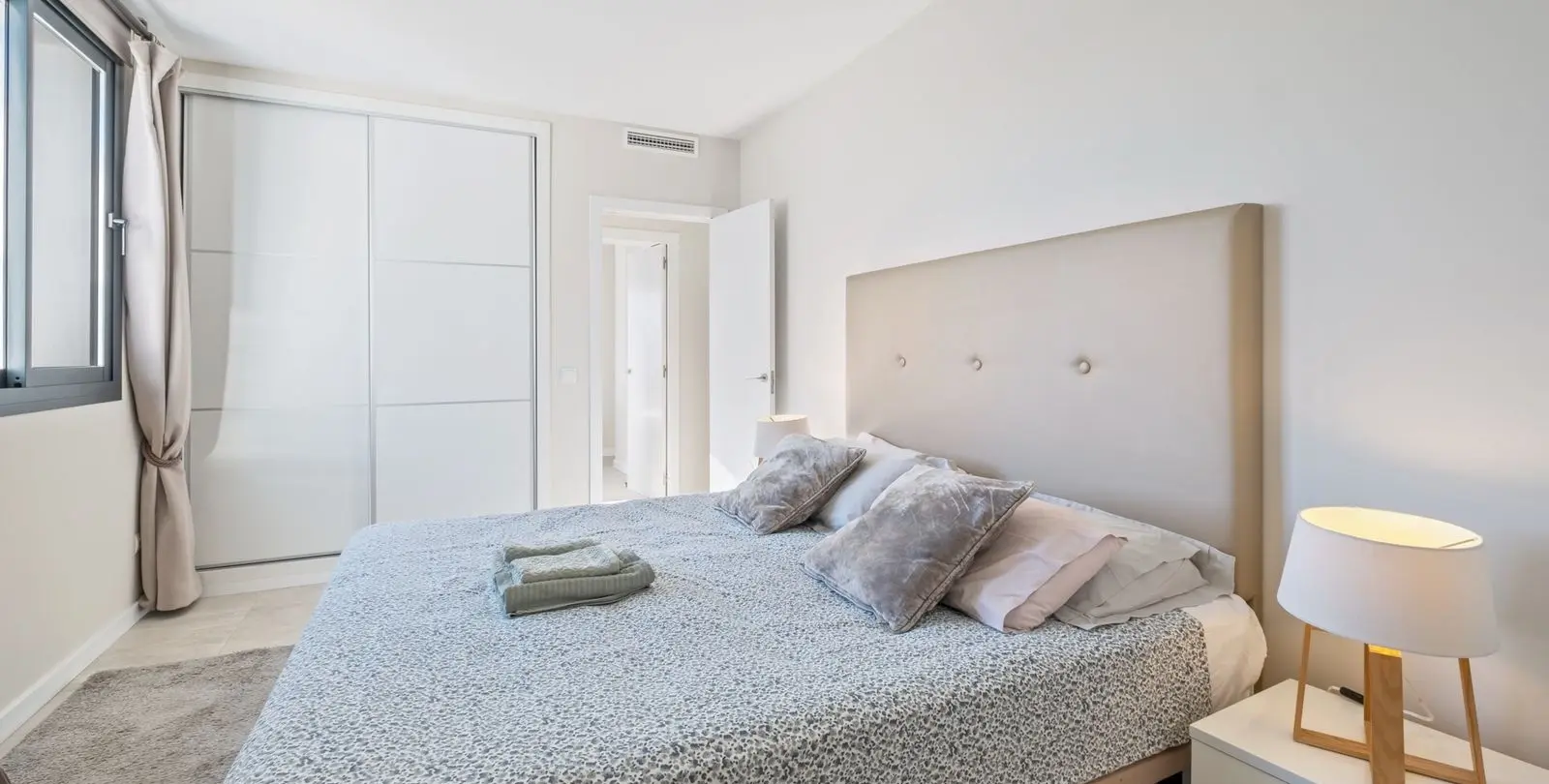 Sale of detached villa in El Faro 12