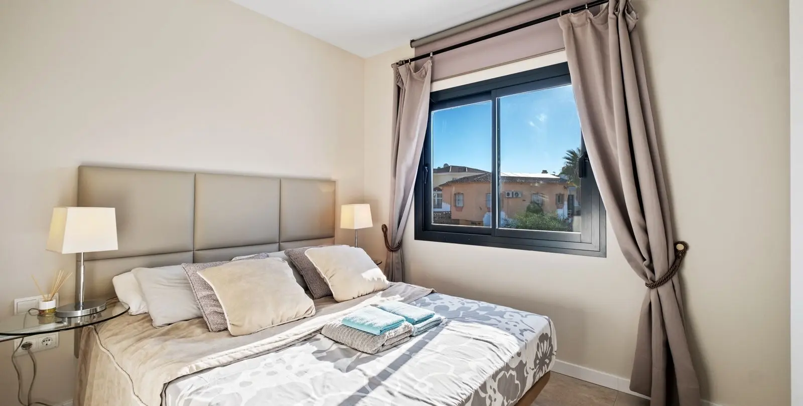 Sale of detached villa in El Faro 14