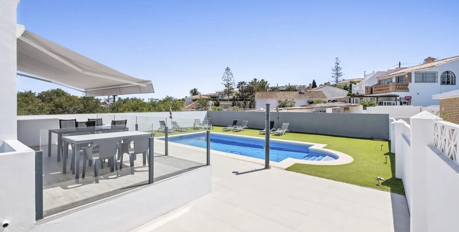 Sale of detached villa in El Faro 21