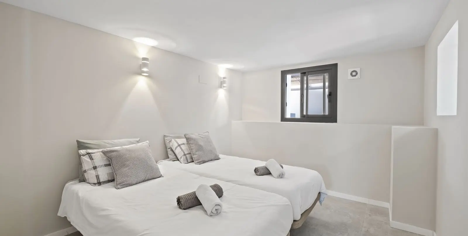 Sale of detached villa in El Faro 23