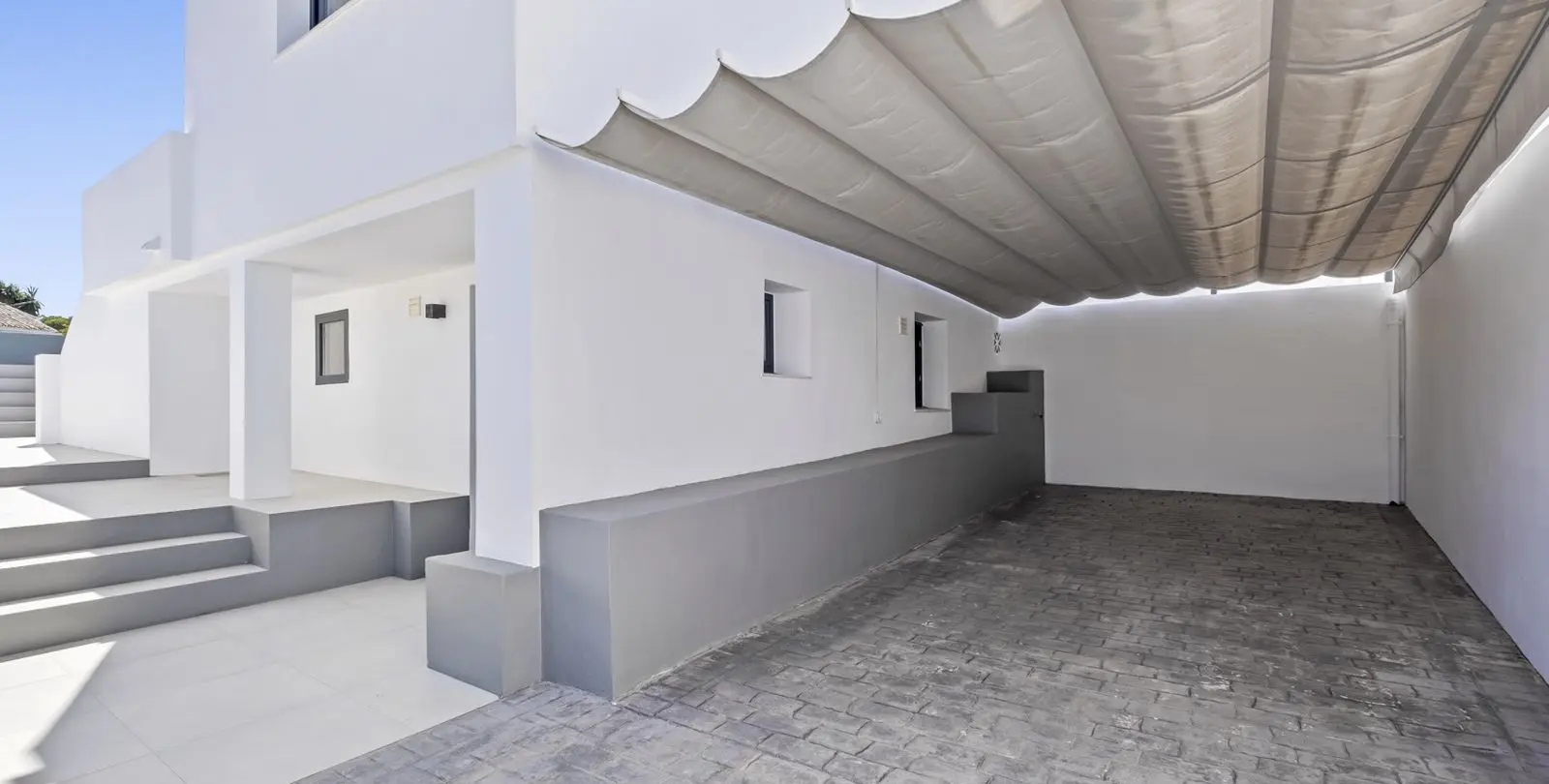 Sale of detached villa in El Faro 26