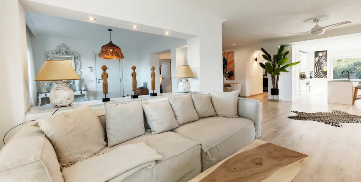 Venta de villa independiente en Las Chapas 3