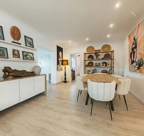 Продажа  отдельно стоящей виллы в Las Chapas