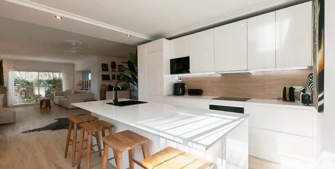 Venta de villa independiente en Las Chapas 9