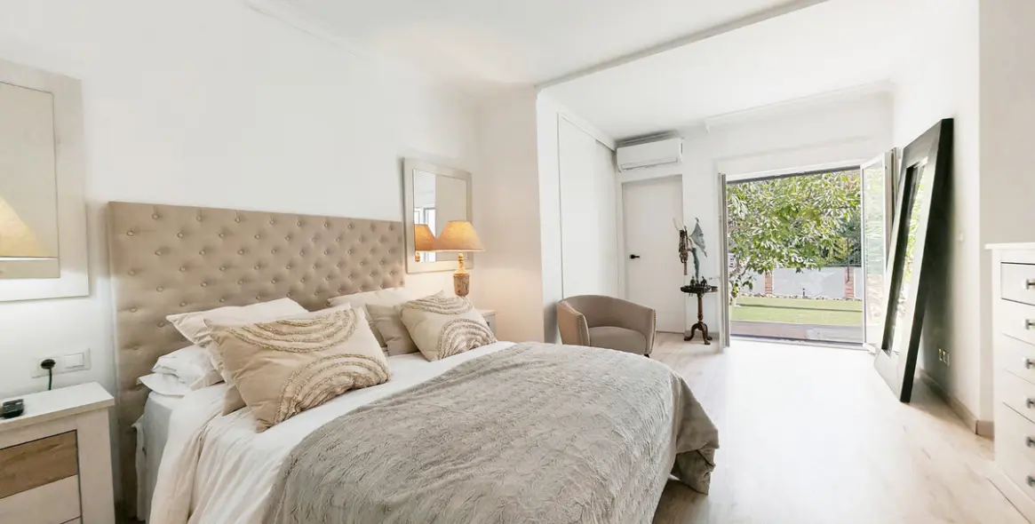 Venta de villa independiente en Las Chapas 12