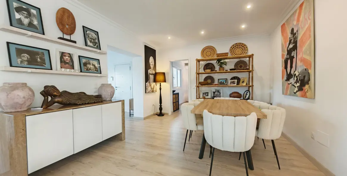 Venta de villa independiente en Las Chapas 4