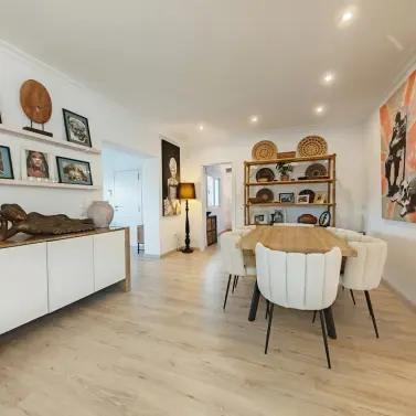 Venta de villa independiente en Las Chapas