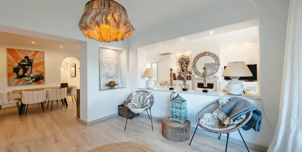 Venta de villa independiente en Las Chapas 5