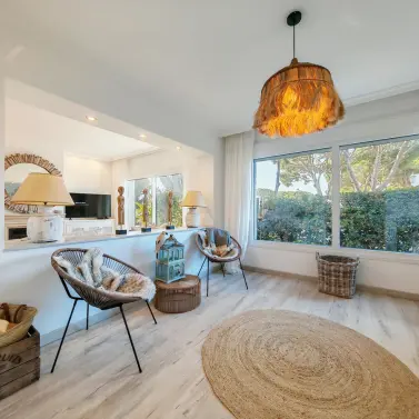 Venta de villa independiente en Las Chapas