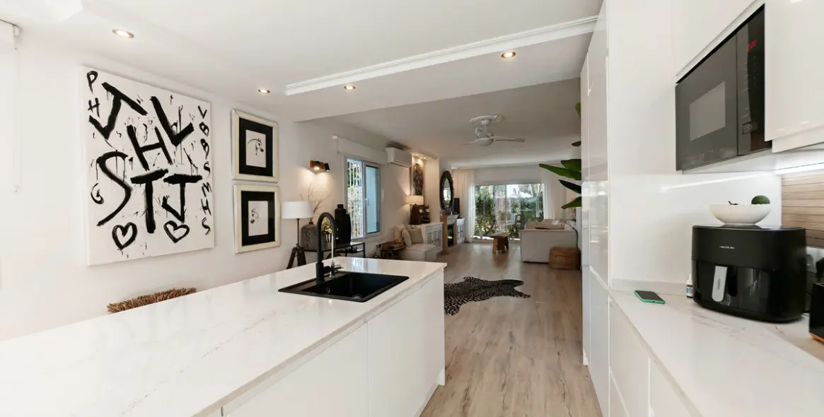 Venta de villa independiente en Las Chapas 10