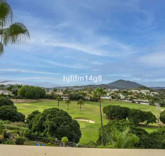 Venta de ático dúplex en Nueva Andalucía