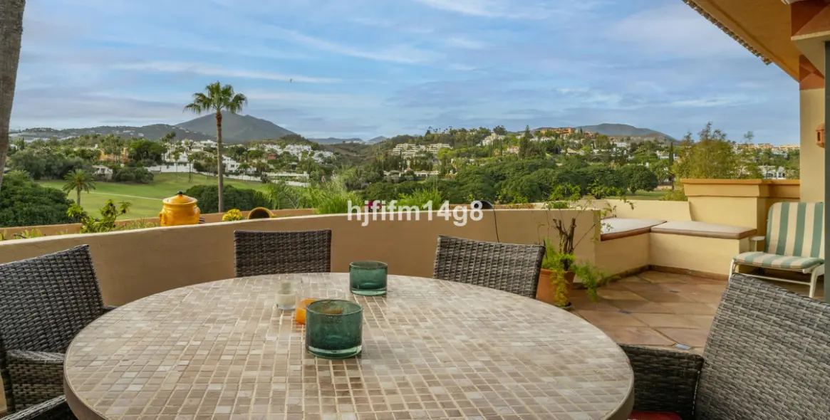 Sale of penthouse duplex in Nueva Andalucía 2