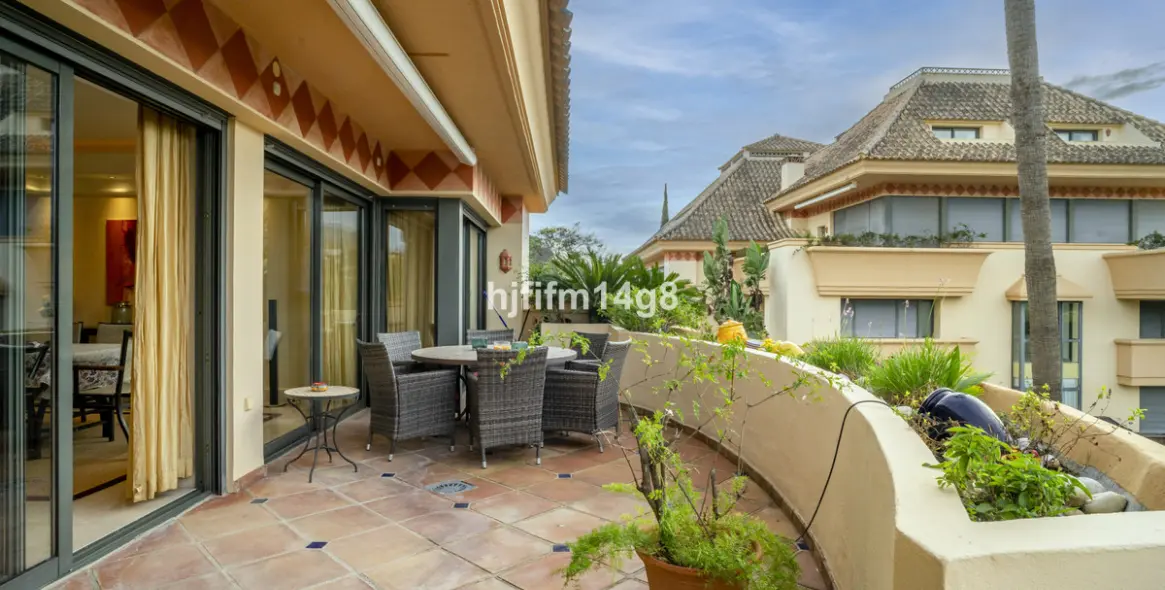 Sale of penthouse duplex in Nueva Andalucía 3