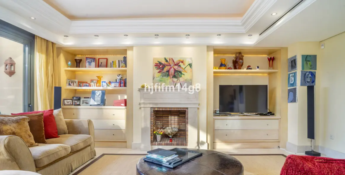 Sale of penthouse duplex in Nueva Andalucía 7