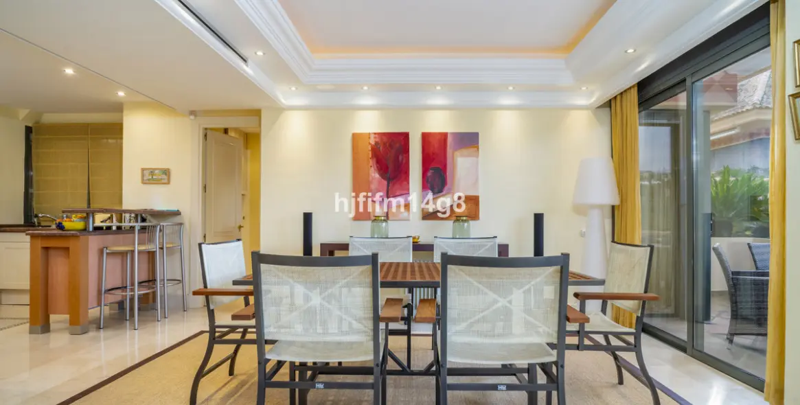 Sale of penthouse duplex in Nueva Andalucía 9