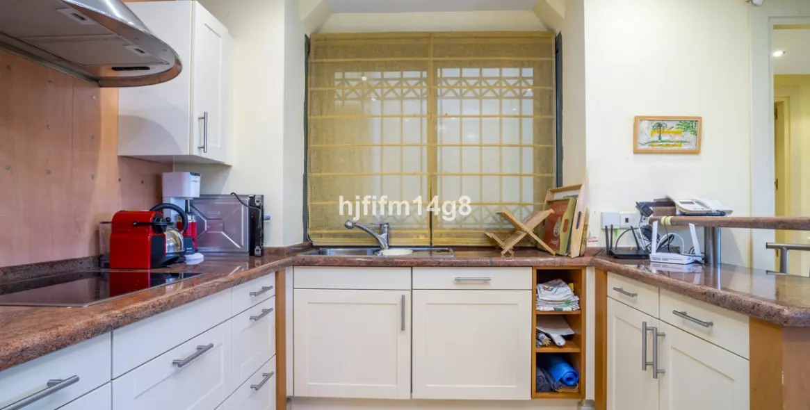 Sale of penthouse duplex in Nueva Andalucía 13