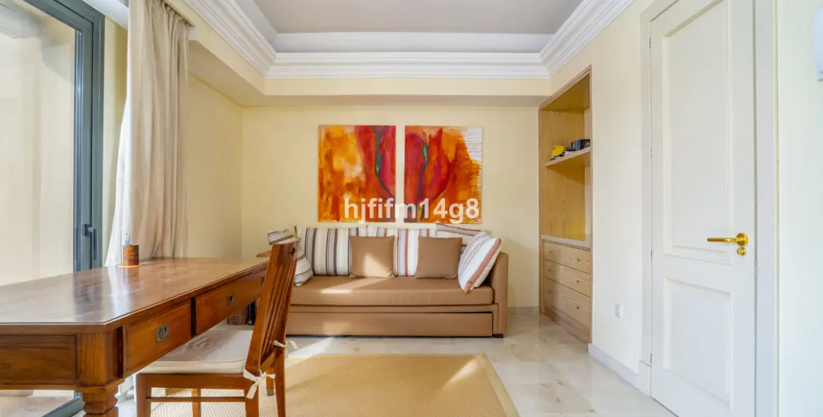 Sale of penthouse duplex in Nueva Andalucía 17