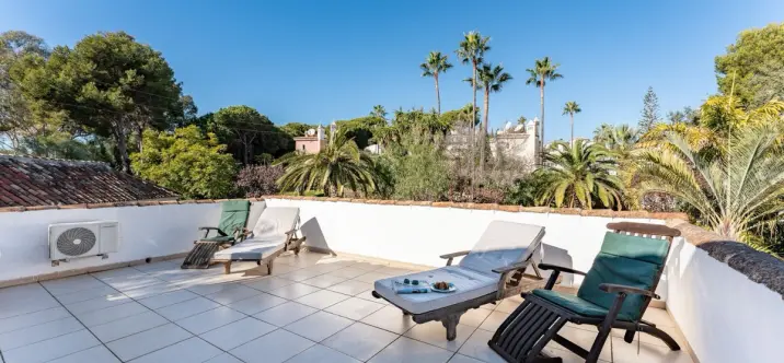 Продажа  отдельно стоящей виллы в Calahonda 2