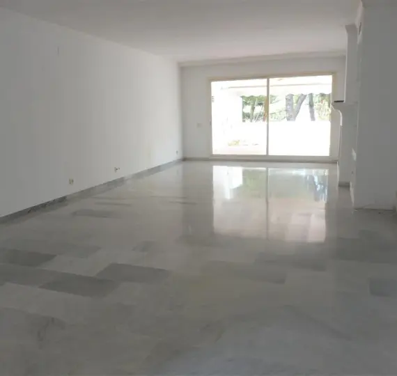 Venta de ático en Guadalmina Baja