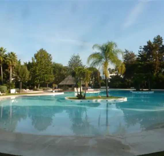 Venta de ático en Guadalmina Baja