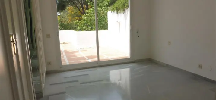 Venta de ático en Guadalmina Baja 3