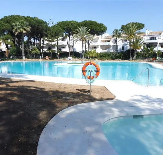 Venta de ático en Guadalmina Baja