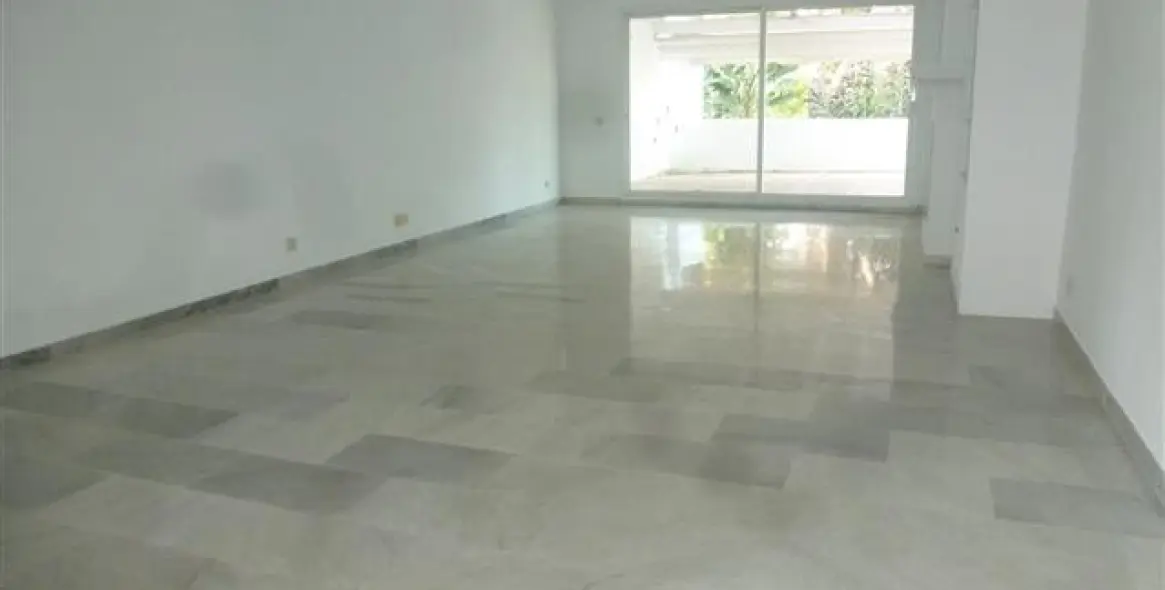 Продажа пентхауса в Guadalmina Baja 9