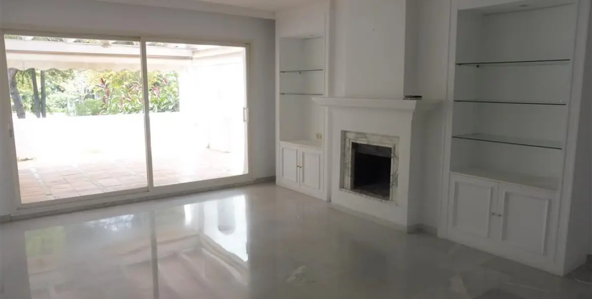 Продажа пентхауса в Guadalmina Baja 11