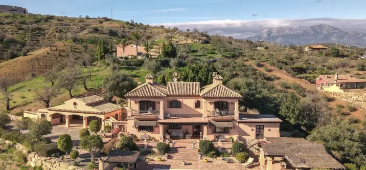 Sale of detached villa in Monda 0