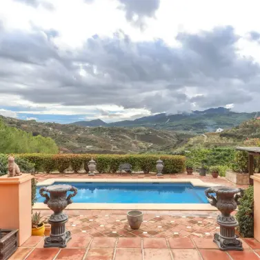 Sale of detached villa in Monda