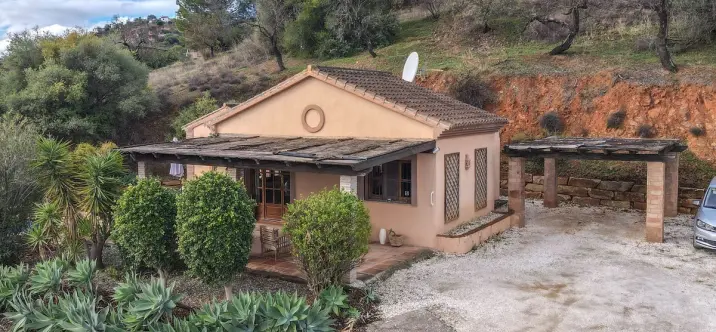 Sale of detached villa in Monda 2
