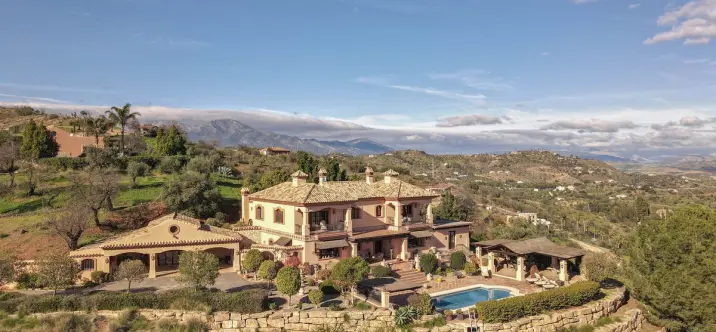 Sale of detached villa in Monda 4