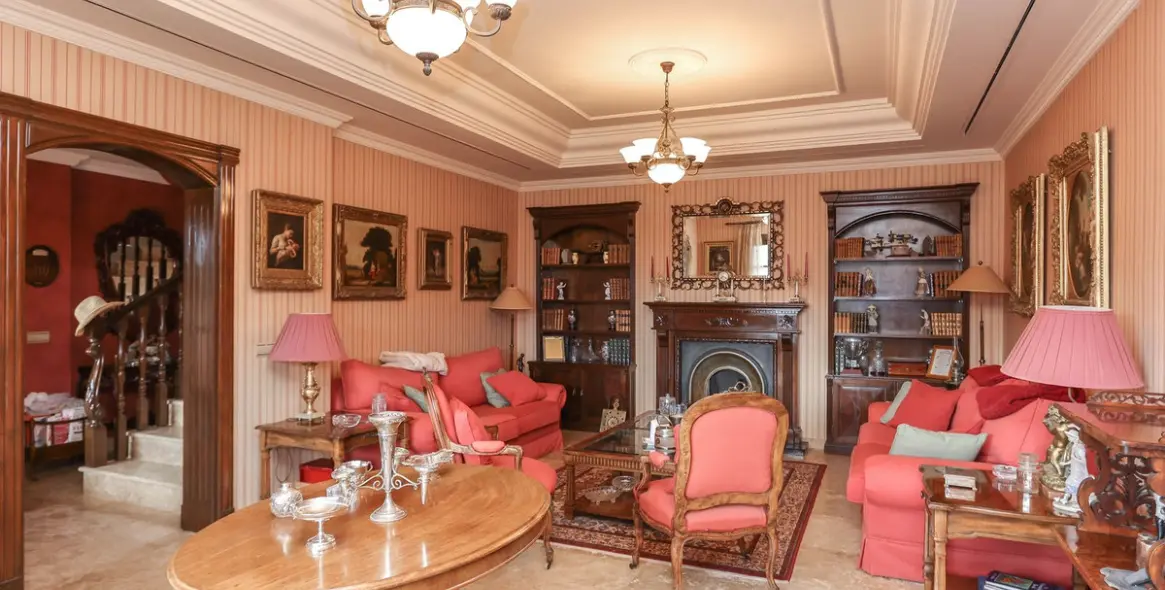 Sale of detached villa in Monda 11