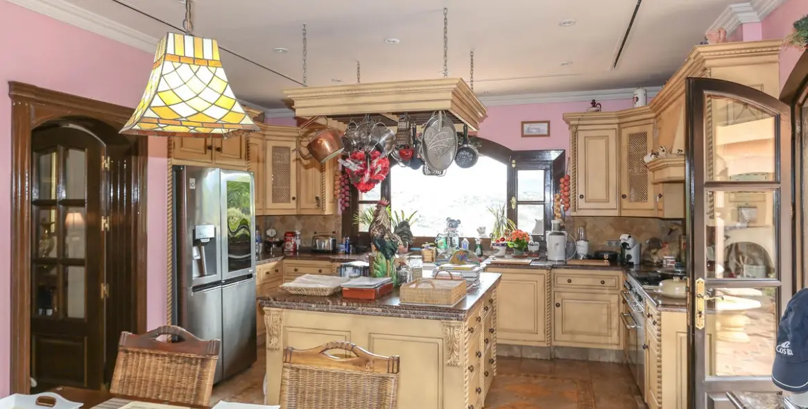 Sale of detached villa in Monda 15