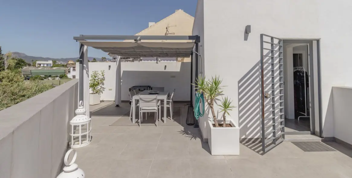 Sale of semi-detached house in San Pedro de Alcántara 2