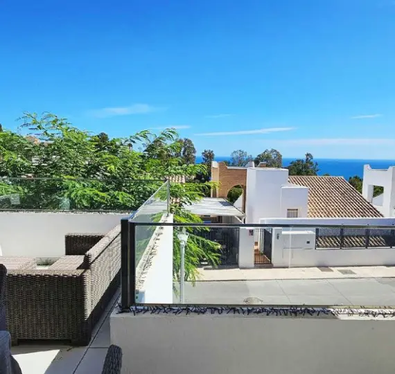 Продажа дома на две семьи в Benalmadena Costa