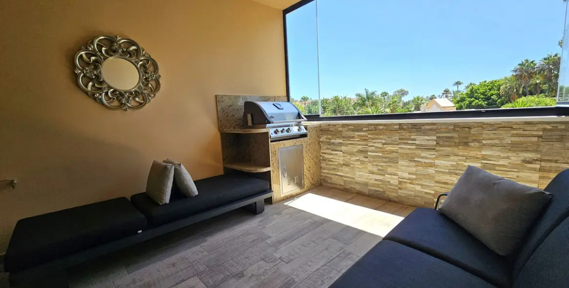 Sale of middle floor apartment in Puerto Banús 9