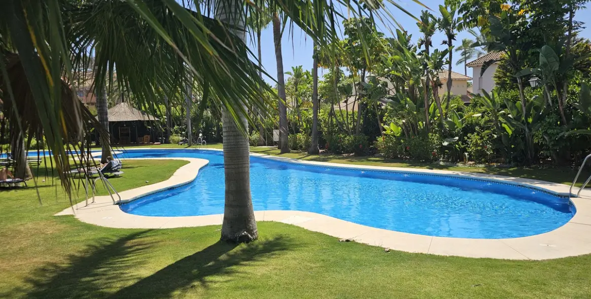 Продажа апартаментов на среднем этаже в Puerto Banús 2