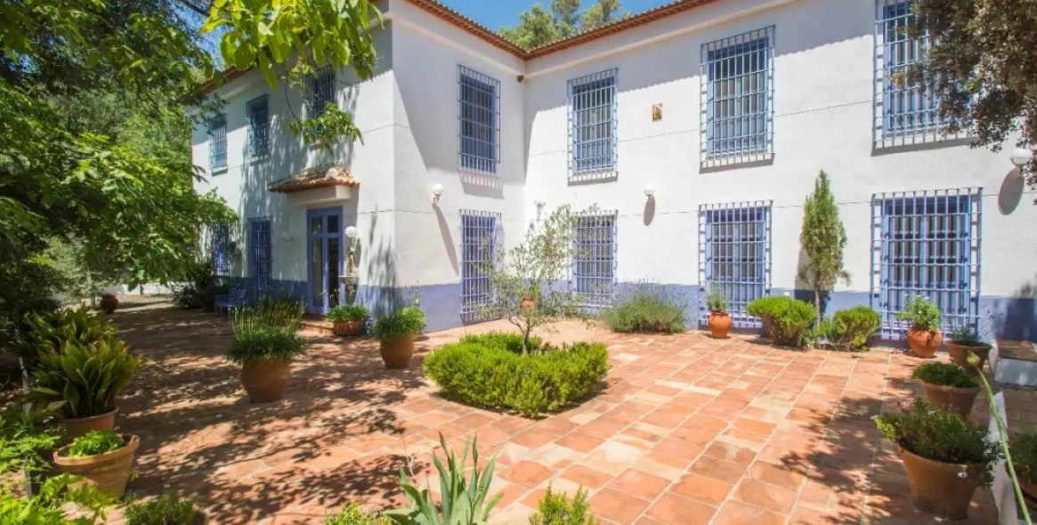 Venta de finca - cortijo en Archidona 6