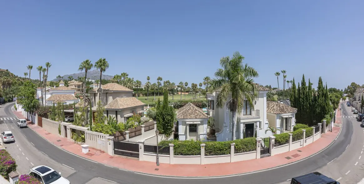 Продажа таунхауса в Nueva Andalucía 1