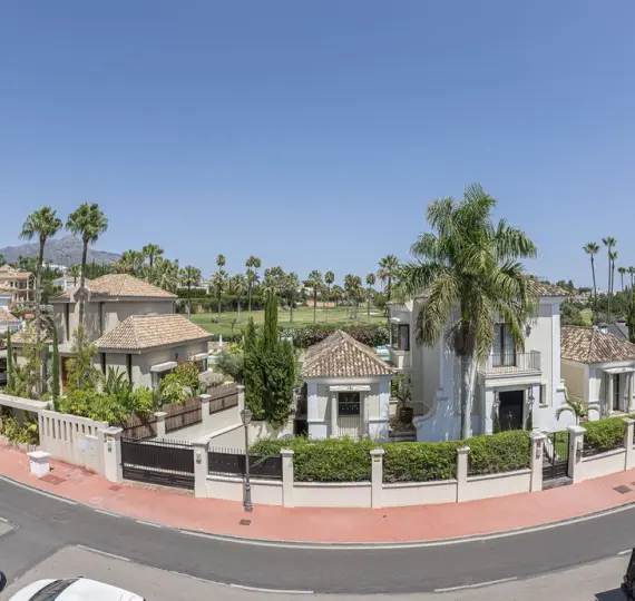 Продажа таунхауса в Nueva Andalucía