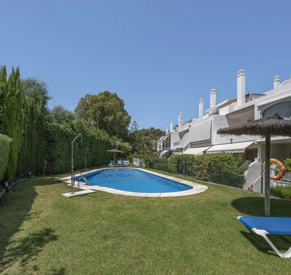 Продажа таунхауса в Nueva Andalucía