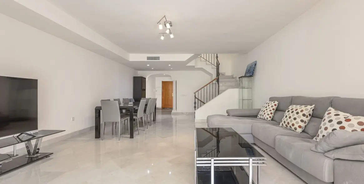 Продажа таунхауса в Nueva Andalucía 9