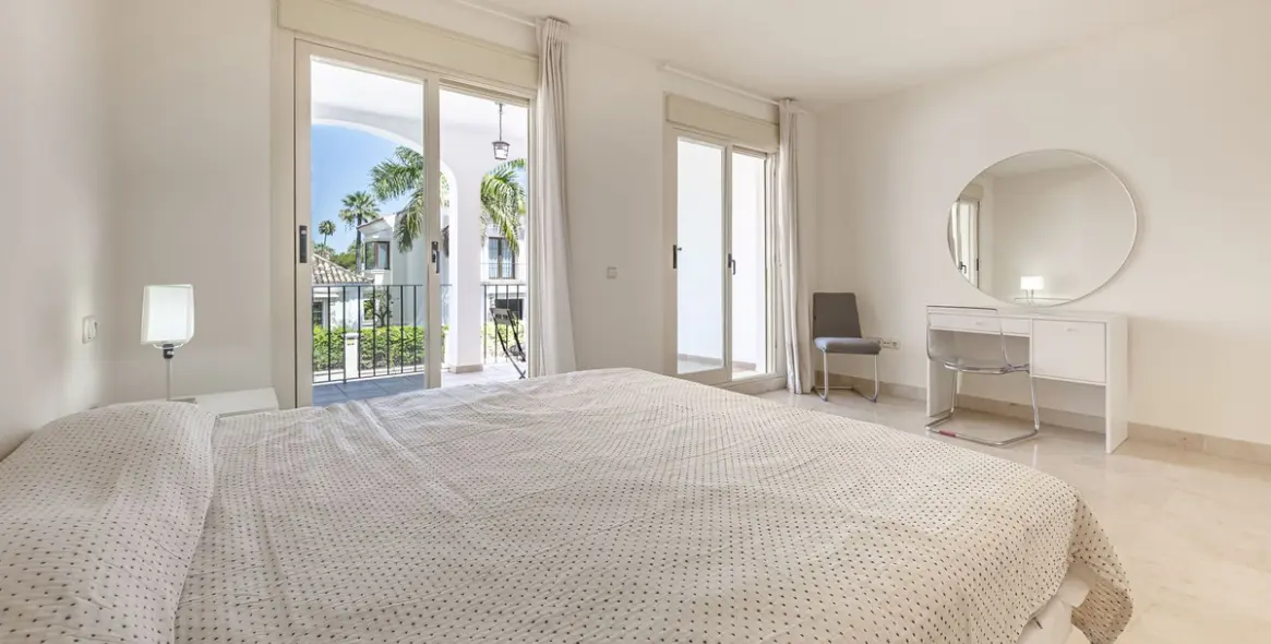 Продажа таунхауса в Nueva Andalucía 16