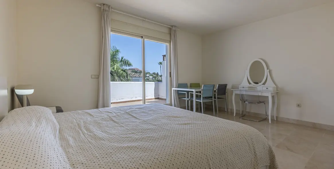 Sale of townhouse in Nueva Andalucía 28