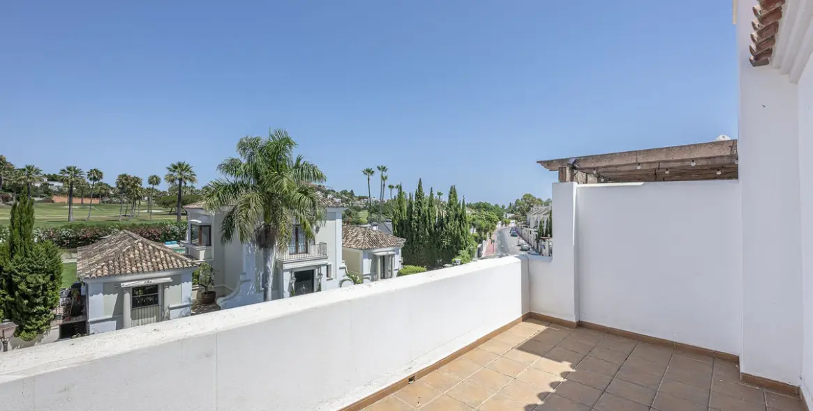 Sale of townhouse in Nueva Andalucía 30